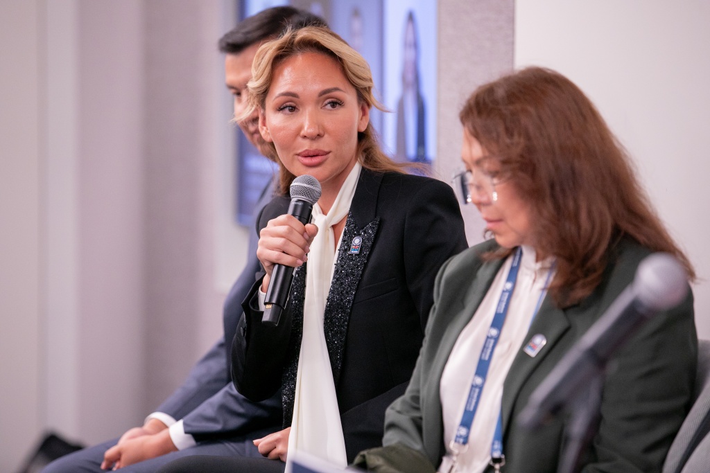 0611_09_25_25_ New_Silk_Road_NYC.jpg 0611_09_25_25_ New_Silk_Road_NYC.jpg